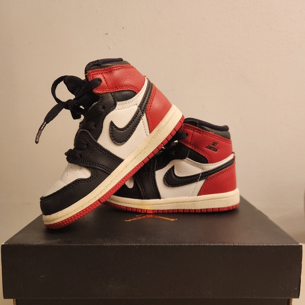 Toddler Air Jordan 1 Retro High OG 'Black Toe Reimagined'

Air Jordan